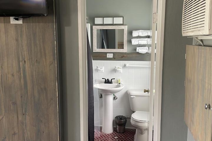 Room 54 of 82