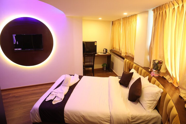 Room 8 of 17
