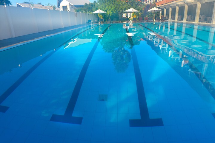 Pool 20 of 38