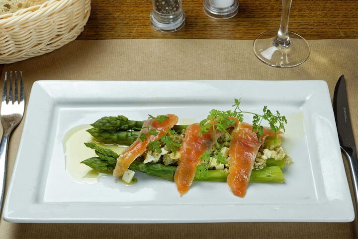 Dining 51 of 60