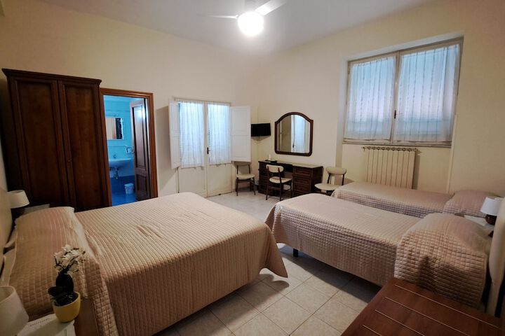 Room 28 of 110