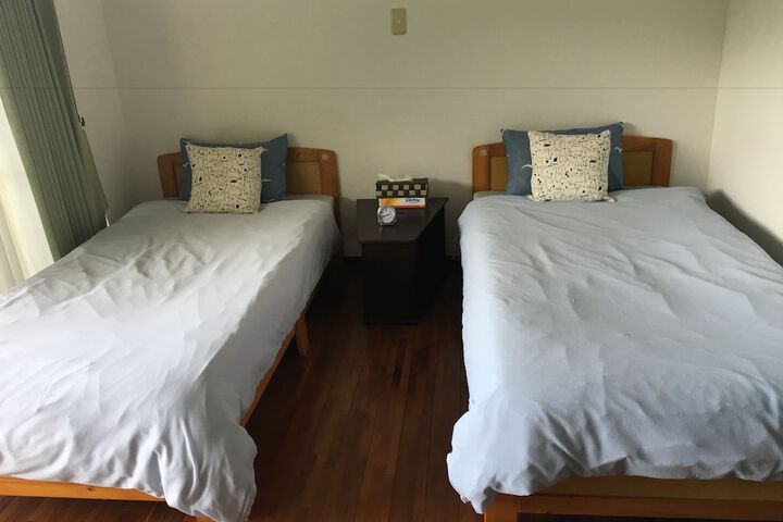 Room 2 of 17