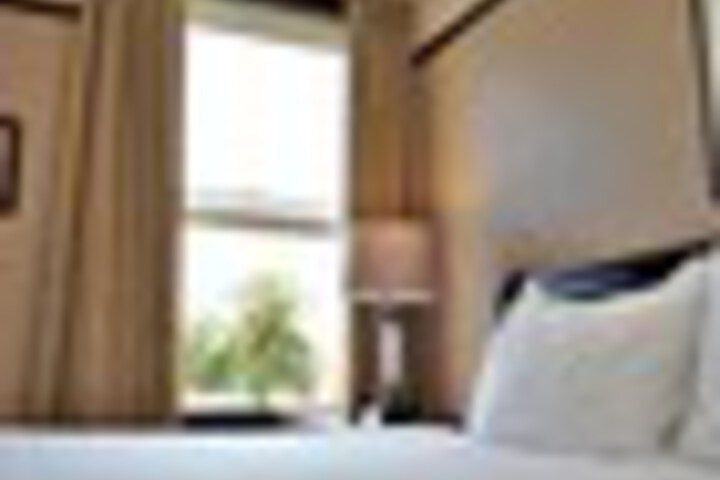 Room 50 of 153
