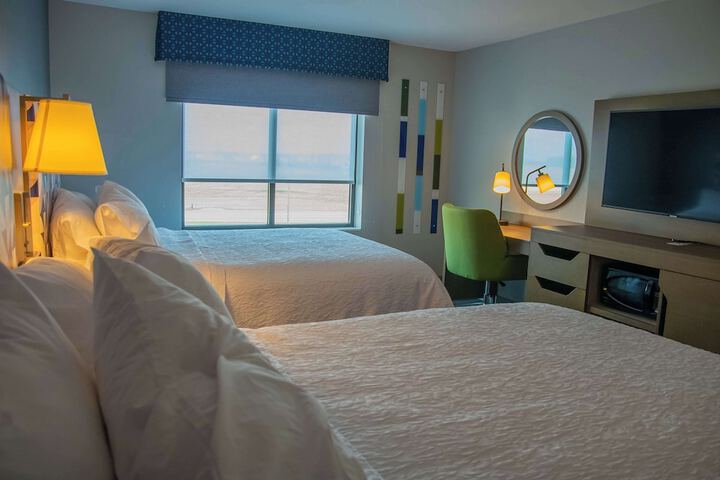 2 Queen Beds Hearing Accessible (2 of 3)