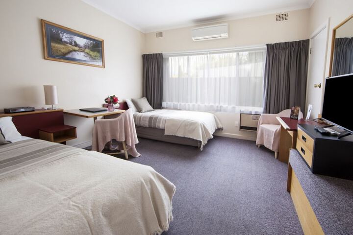 Room 5 of 64