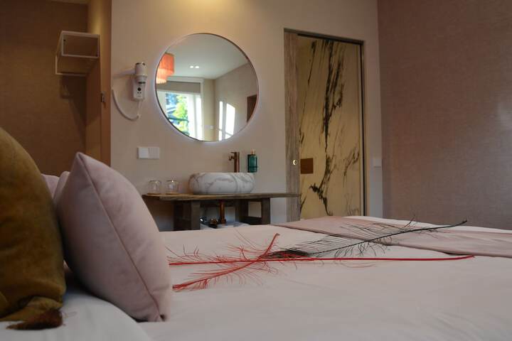 Room 43 of 83