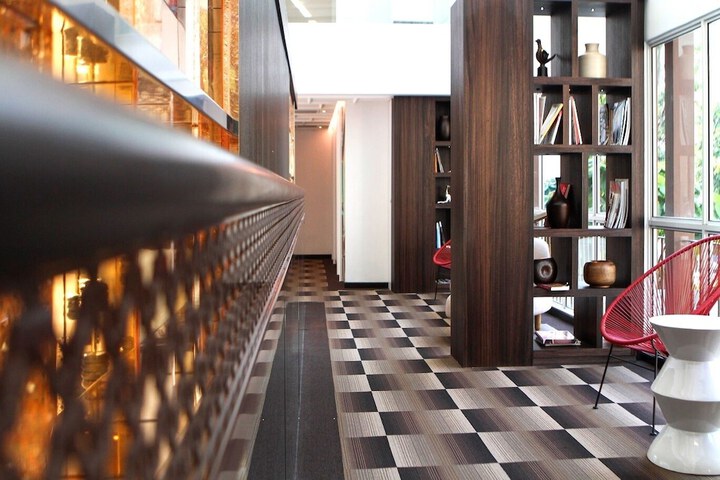 Entrance & Lobby
