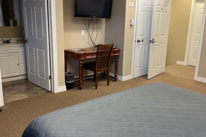 Room 2 of 19