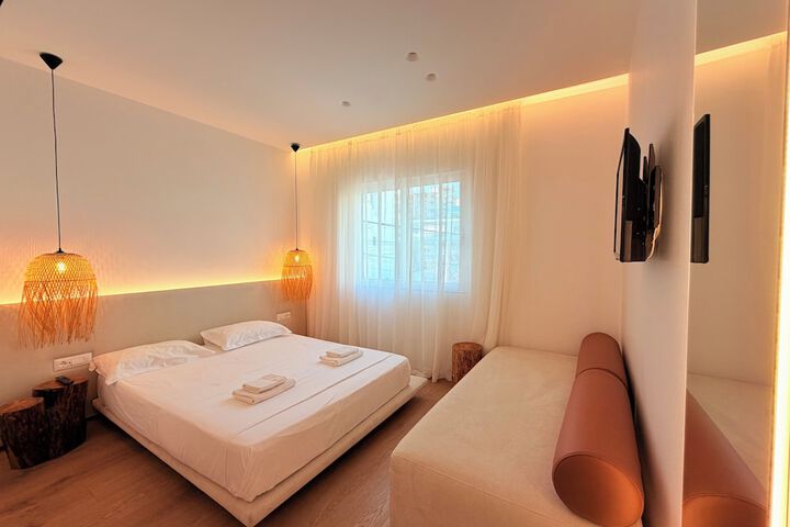 Room 13 of 34