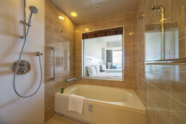Room 42 of 168