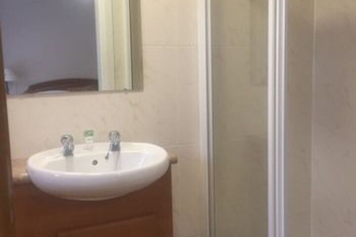 Room 6 of 16