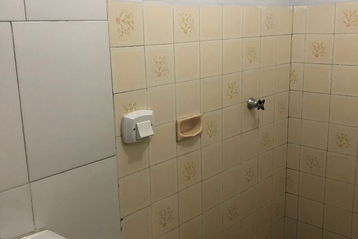Room 32 of 51