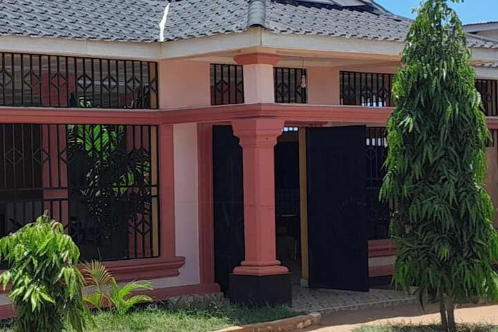 Hero Image 1 of 37