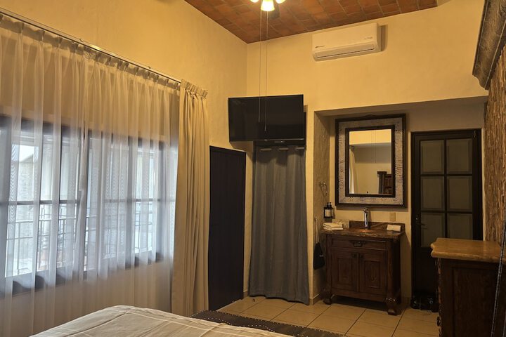 Room 11 of 150
