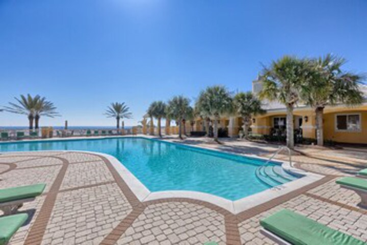 Pool 33 of 66
