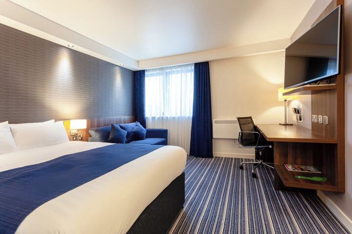 Room 15 of 48