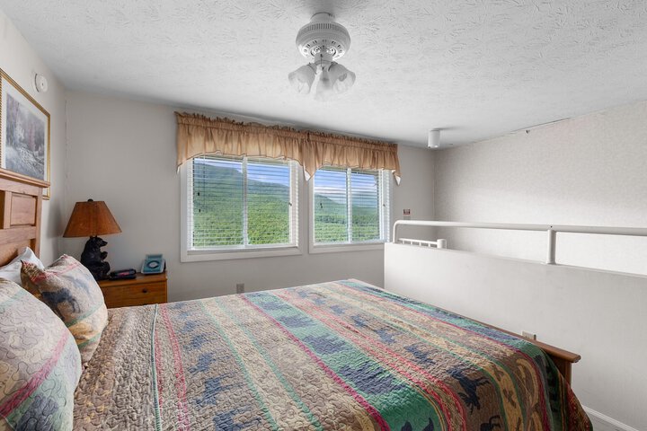 Room 15 of 102