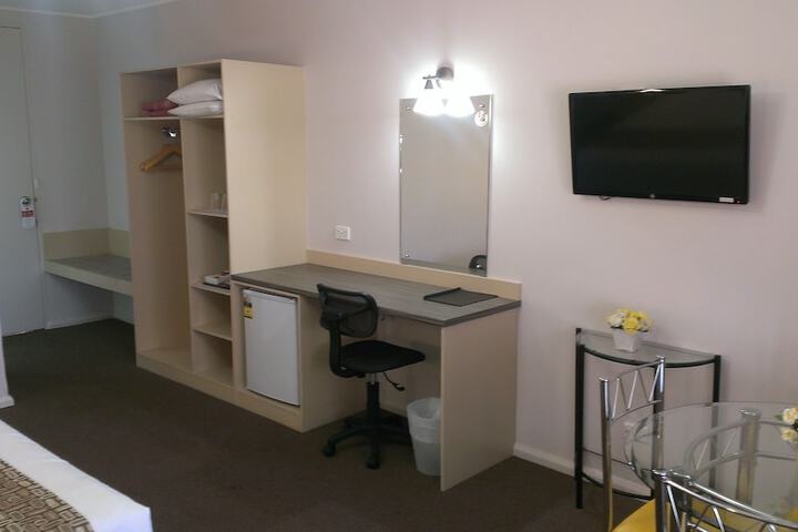 Room 22 of 38