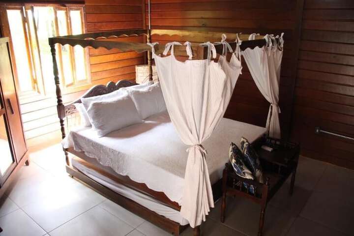 Room 2 of 18