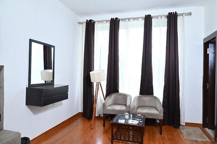 Room 7 of 28