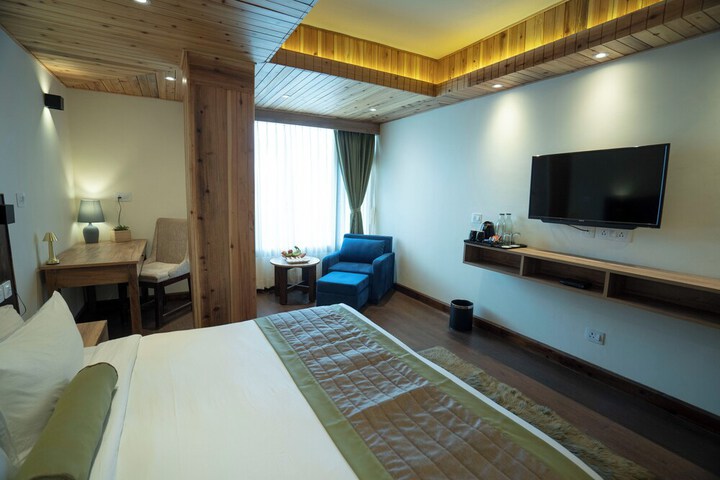 Room 10 of 40
