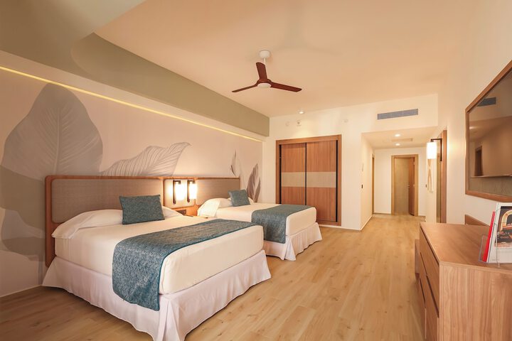 Room 25 of 223