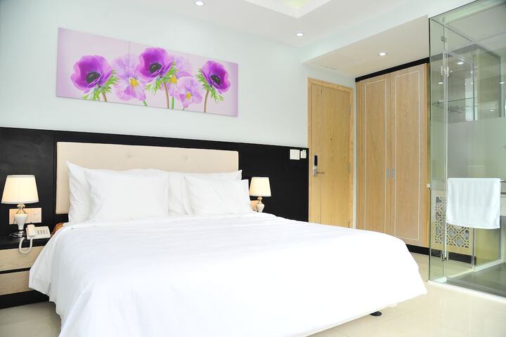 Room 21 of 79