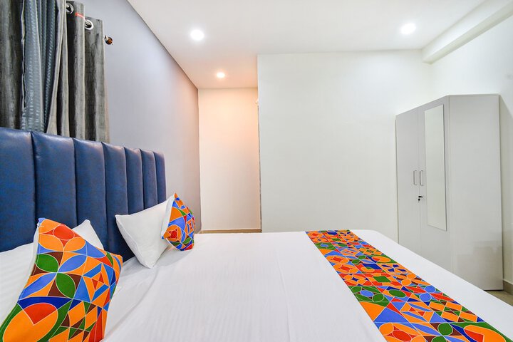 Room 10 of 43