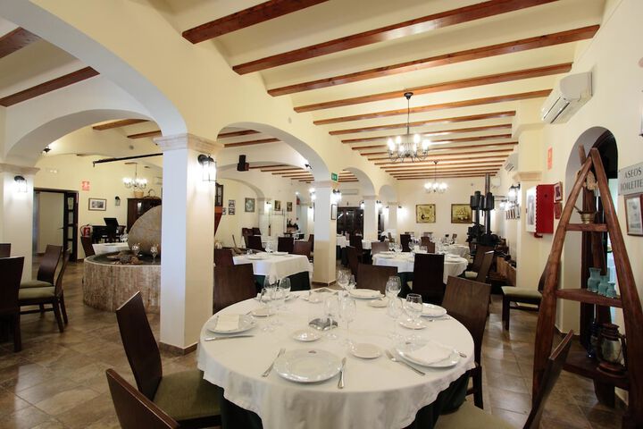Dining 79 of 174