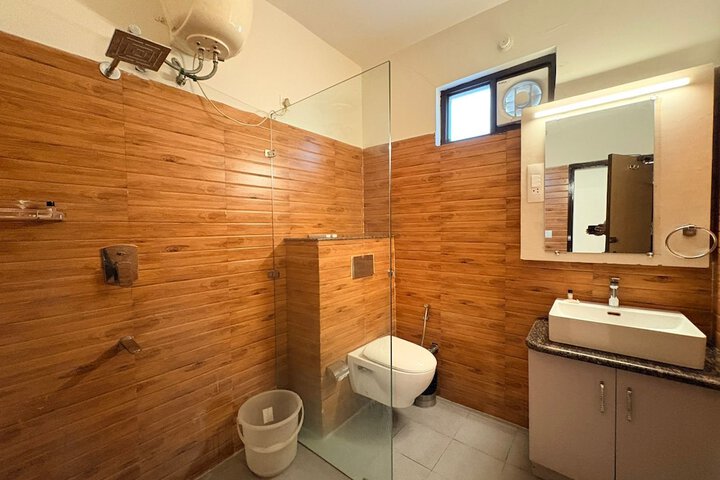 Room 30 of 49