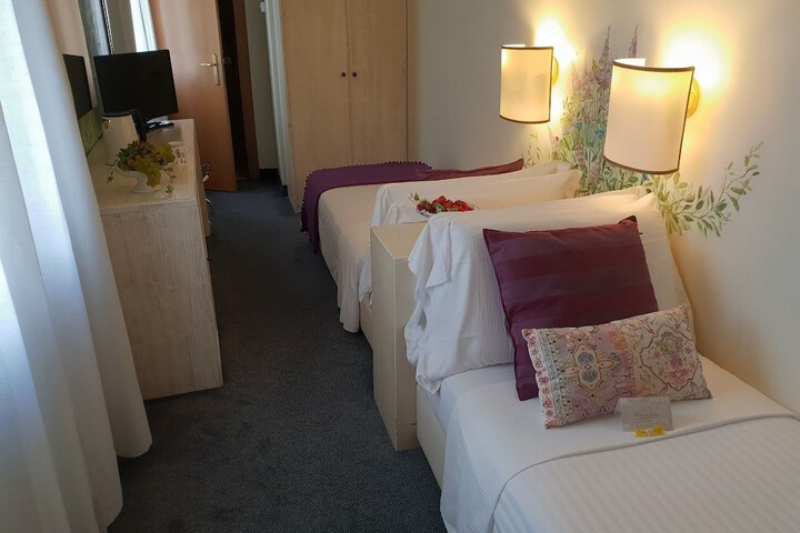 Room 14 of 35