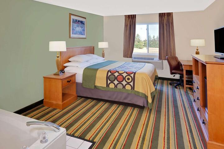 1 King Bed (5 of 12)