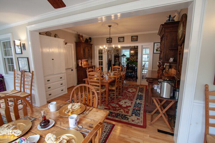 Breakfast/Coffee Service 185 of 203