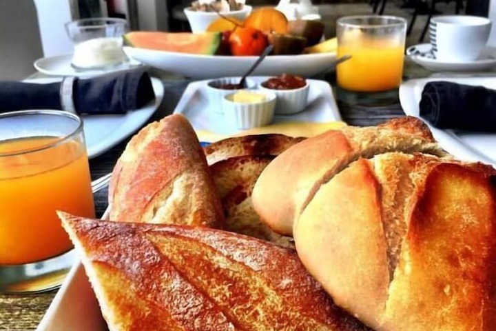 Breakfast/Coffee Service 100 of 136