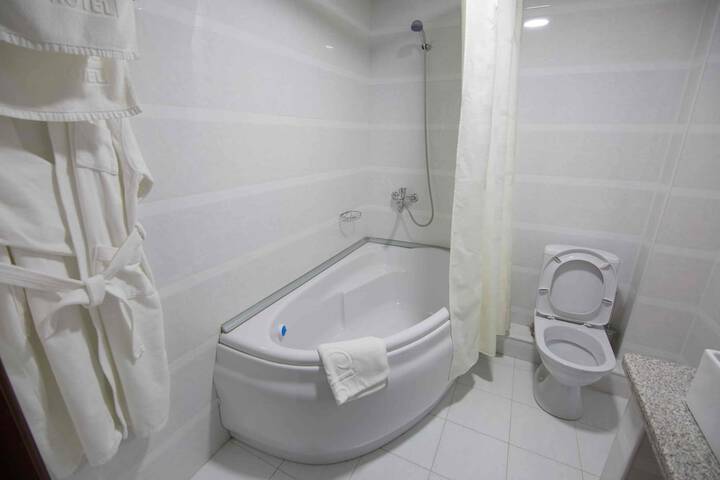 Room 16 of 35
