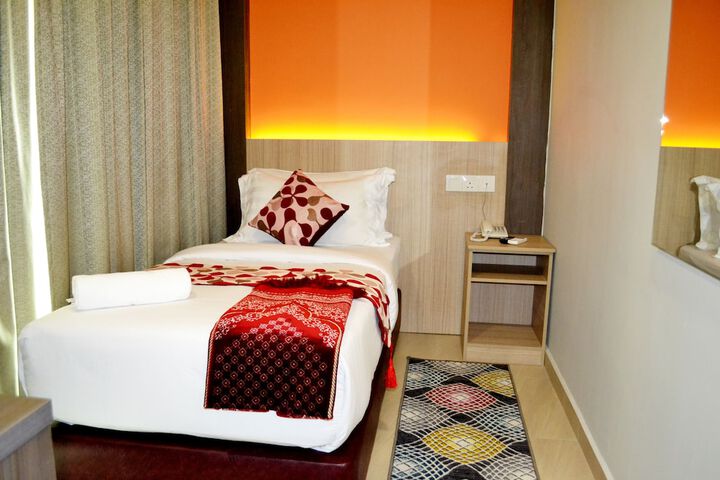 Room 7 of 44