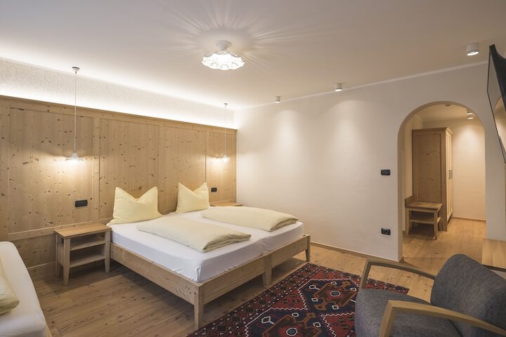 Room 38 of 214
