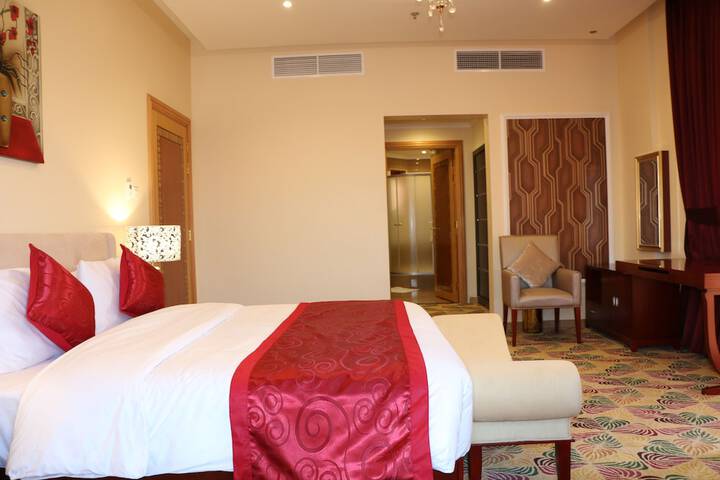 Room 13 of 65