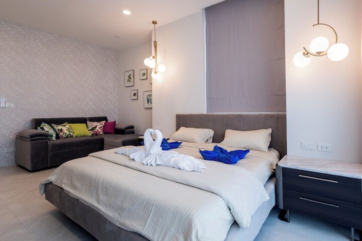 Room 21 of 213