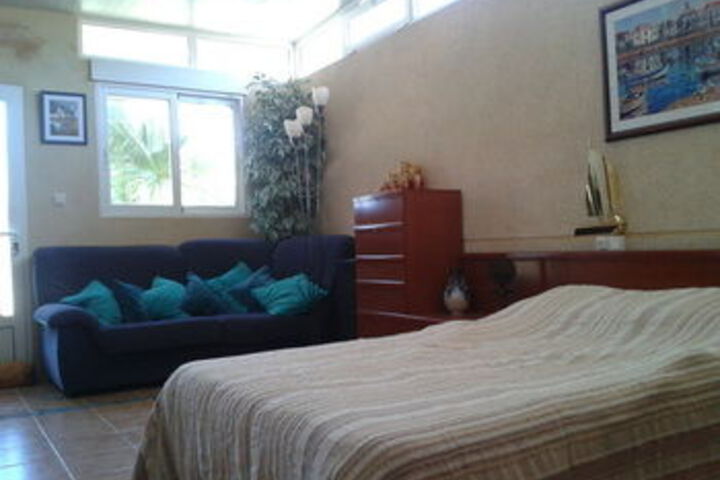 Room 12 of 20