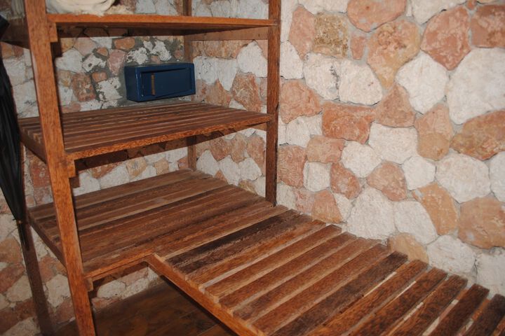 Room 16 of 140