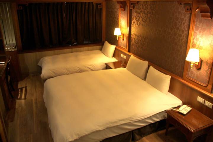 Room 4 of 26