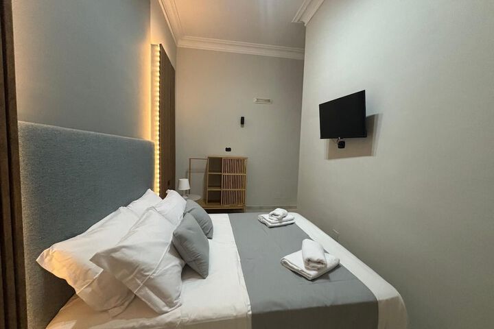 Room 15 of 25