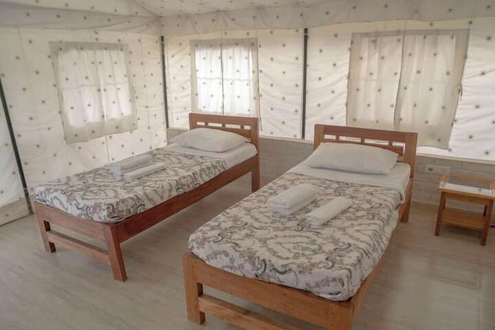 Room 2 of 10