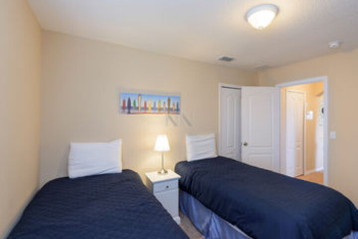 Room 211 of 687