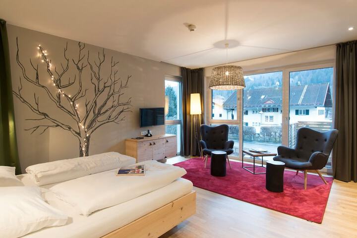Room 3 of 28