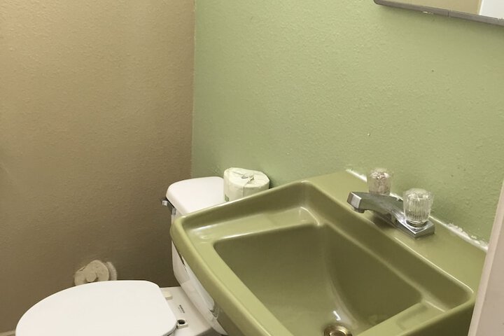 Room 16 of 23