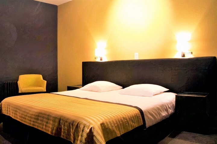 Room 18 of 42