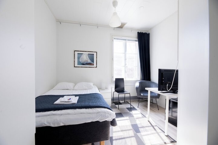 Room 28 of 69