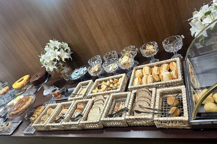 Dining 16 of 18